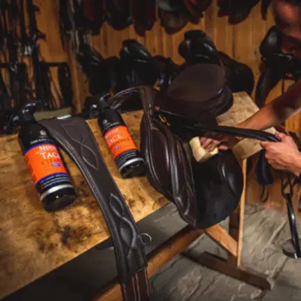 Carr, Day & Martin Tack Conditioner Spray Step2