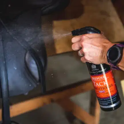 Carr, Day & Martin Tack Conditioner Spray Step2